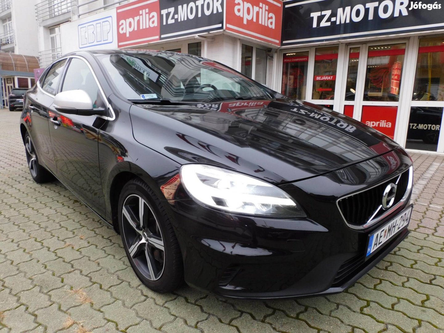 Volvo V40 2.0 D [D3] R-Design Geartronic 56.000...